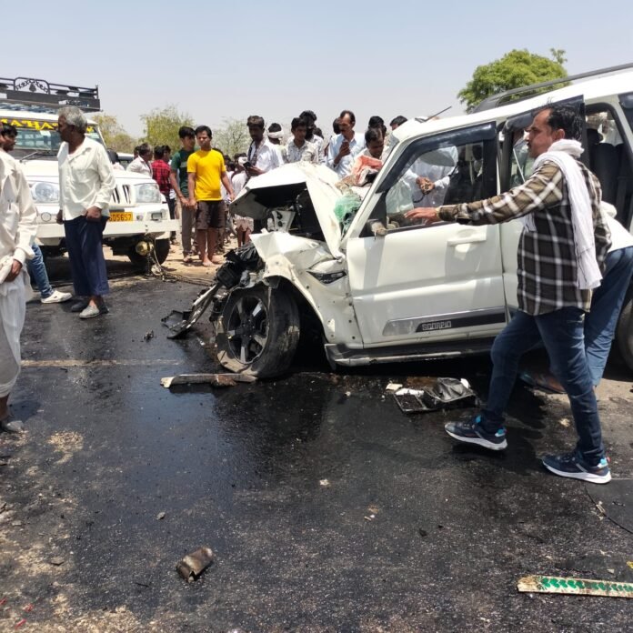 Dumper hits car