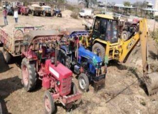 अवैध बजरी पर शिकंजा, जेसीबी मशीन और बजरी के दो ट्रेक्टर ट्रॉली डिटेन, 8 टन बजरी जब्त