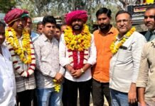 किसान महापंचायत के ब्लॉक अध्यक्ष एवं एनएसयूआई के सचिव का किया सम्मान