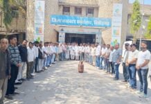 मोदी सरकार ने पहले नोटबन्दी फिर खाद और अब गैस सिलेंडर के लिए लाइनों में खड़ा कर दिया: एक्स मिनिस्टर जाड़ावत