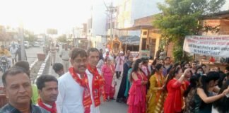 चेटीचंड पर्व: मांडलगढ़ में सिंधी समाज की भव्य वाहन रैली, युवाओं ने दिया हेलमेट लगाने का संदेश चेटीचंड पर्व: मांडलगढ़ में सिंधी समाज की भव्य वाहन रैली, युवाओं ने दिया हेलमेट लगाने का संदेश