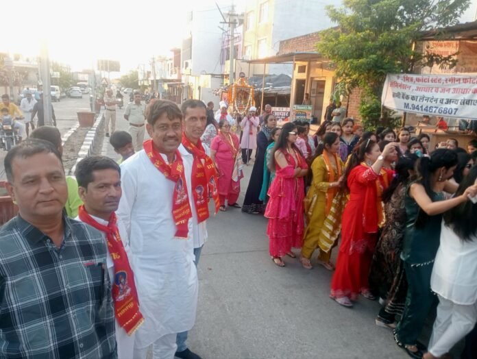 चेटीचंड पर्व: मांडलगढ़ में सिंधी समाज की भव्य वाहन रैली, युवाओं ने दिया हेलमेट लगाने का संदेश