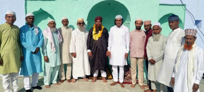 मांडलगढ़: लक्ष्मीपुरा ईदगाह पर अकीदत के साथ अदा की गई ईद की नमाज, भाईचारे का दिखा अनूठा मंजर