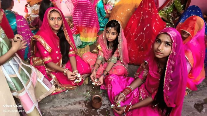 लाडपुरा कस्बे में हर्षोल्लास के साथ मनाया गया गणगौर पर्व। ठाकुर रणजीत सिंह शक्तावत के रावले में महिलाओं ने ईसर-गौरा की पूजा कर अखंड सौभाग्य का आशीर्वाद लिया