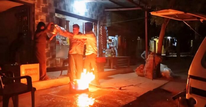 लाडपुरा में अवैध गैस रिफिलिंग के दौरान वैन में लगी भयंकर आग, टला बड़ा हादसा | स्मार्ट हलचल