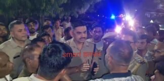 भीलवाड़ा में हनुमान मंदिर के बाहर बकरे के अवशेष मिलने से मचा बवाल, विहिप-बजरंग दल धरने पर बैठे,रोड किया जाम